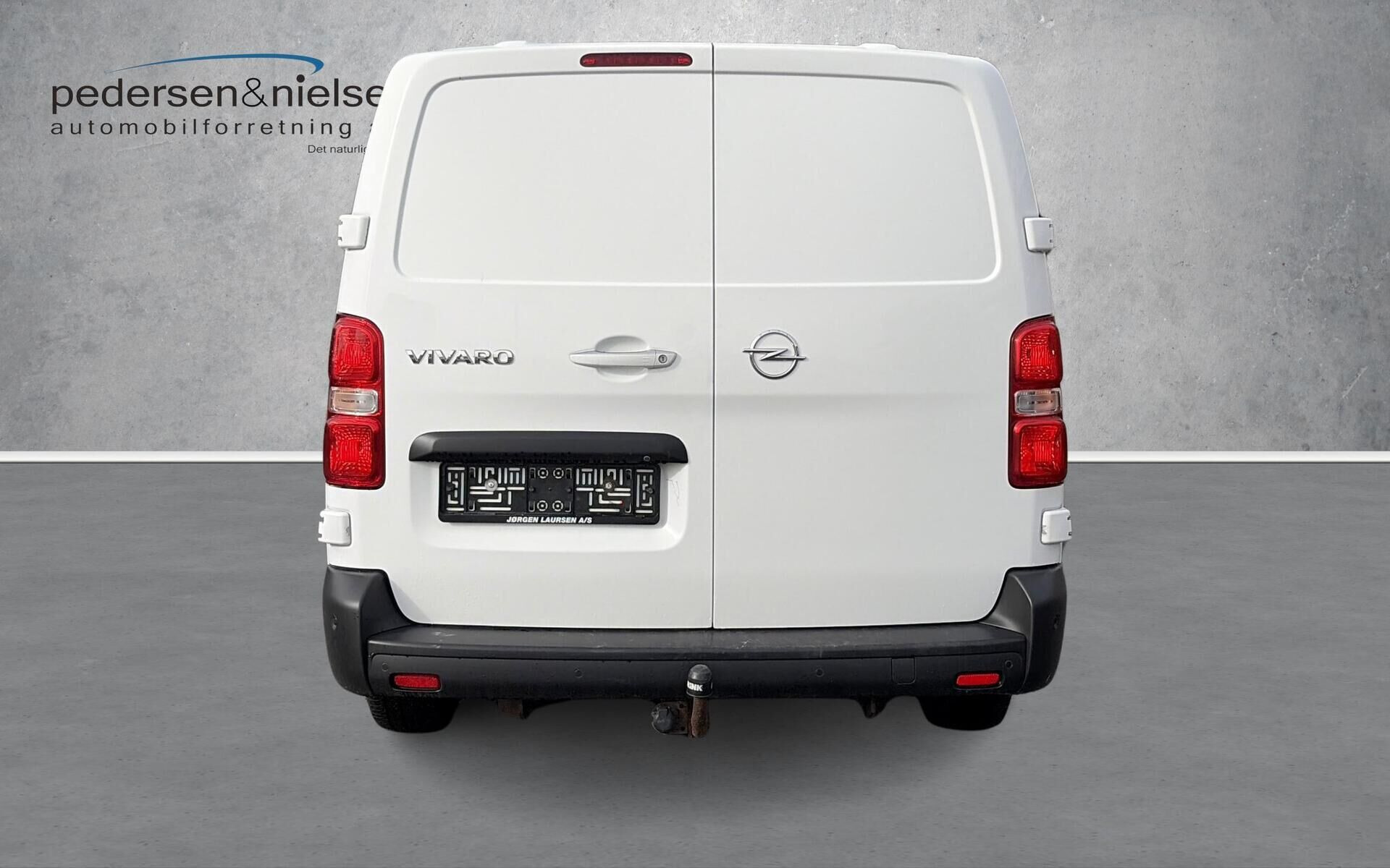 Hvid Opel Vivaro fra 2021