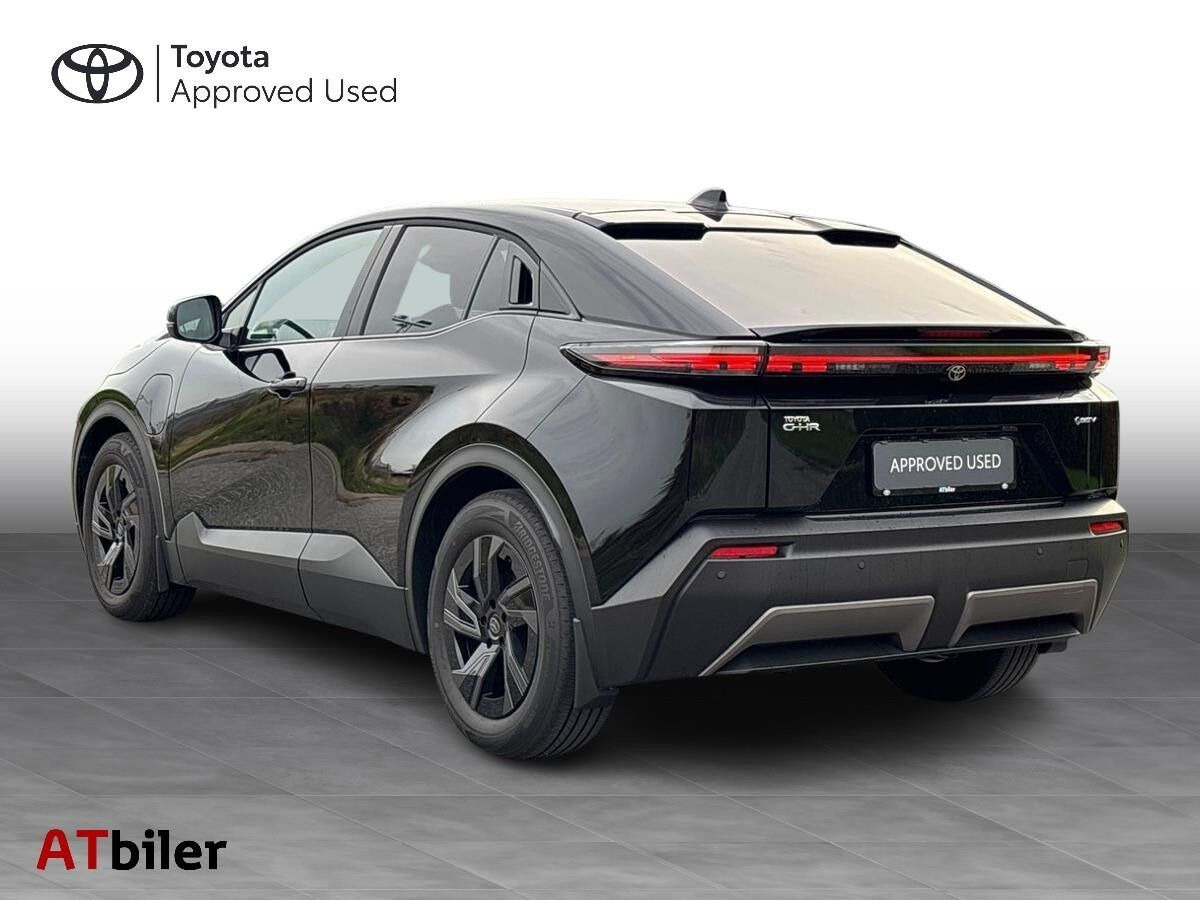 Sort Toyota Toyota C-HR+ fra 2026