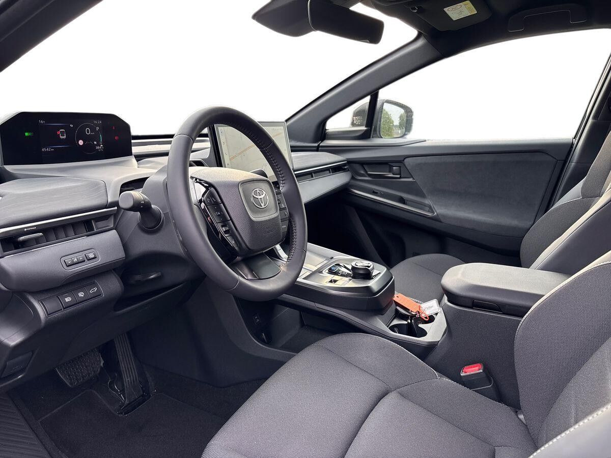 Sort Toyota Toyota C-HR+ fra 2026