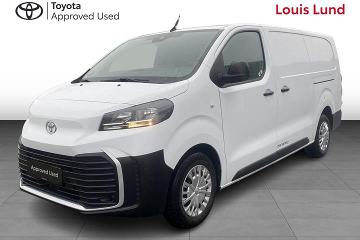 Hvid Toyota ProAce fra 2025 set udefra