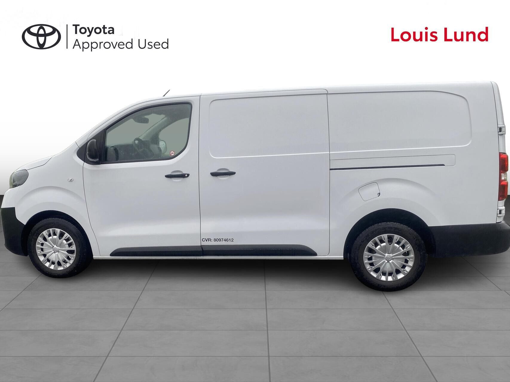 Hvid Toyota ProAce fra 2025