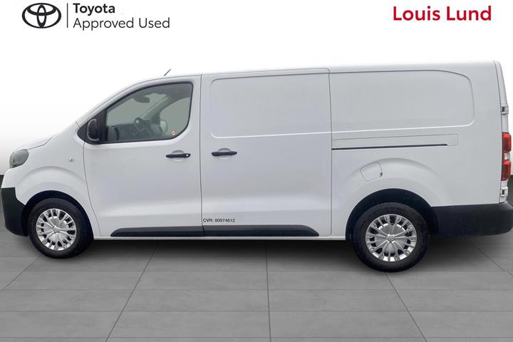 Hvid Toyota ProAce fra 2025