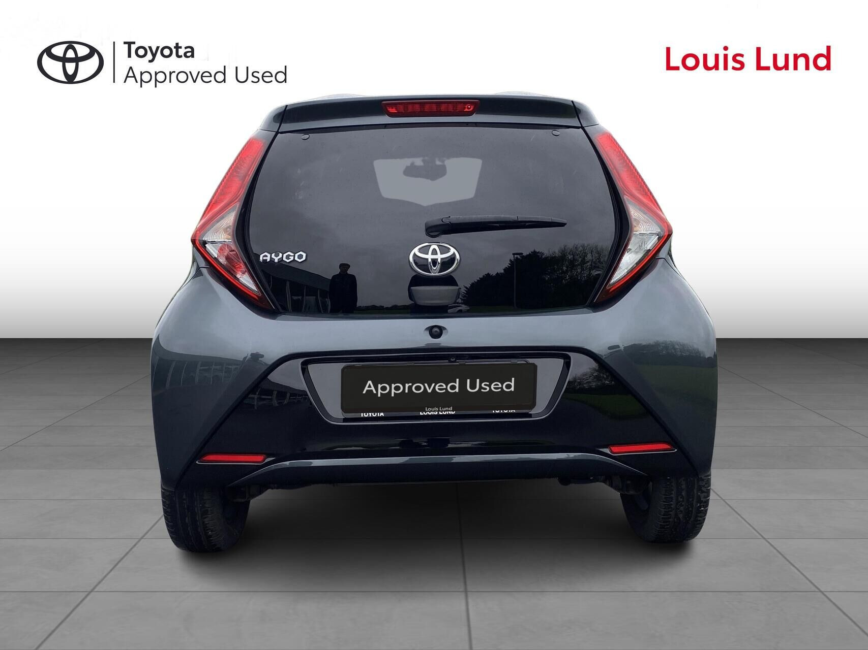 Grå Toyota Aygo fra 2021