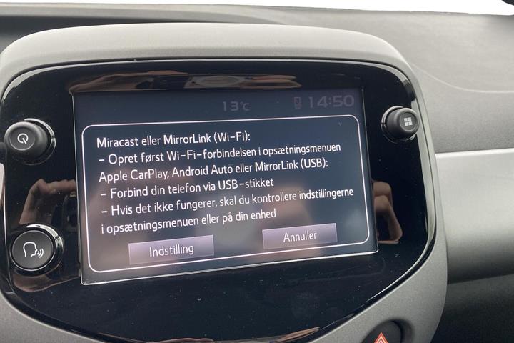 Grå Toyota Aygo fra 2021