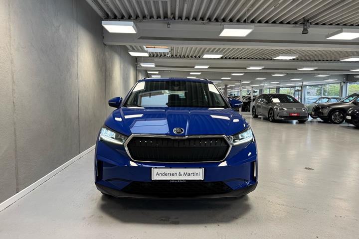Blå Skoda Enyaq fra 2023