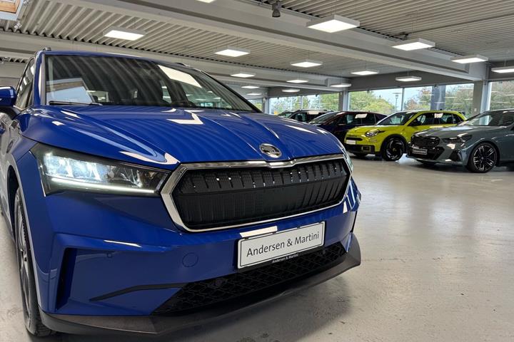 Blå Skoda Enyaq fra 2023