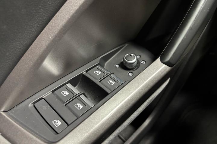 Grå Audi Q3 fra 2022
