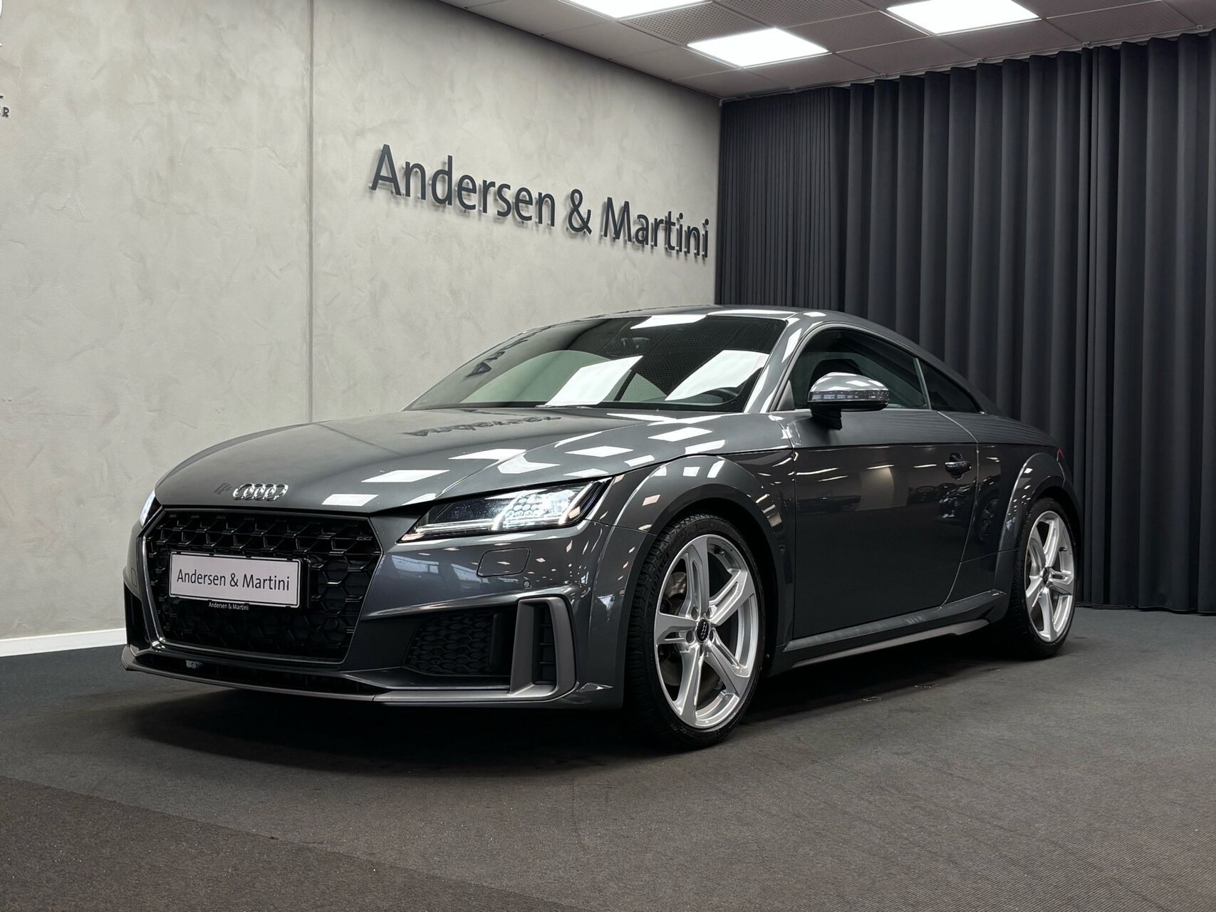 Grå Audi TT fra 2021
