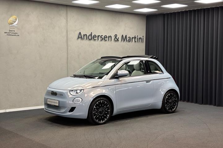 Blå Fiat 500e fra 2024