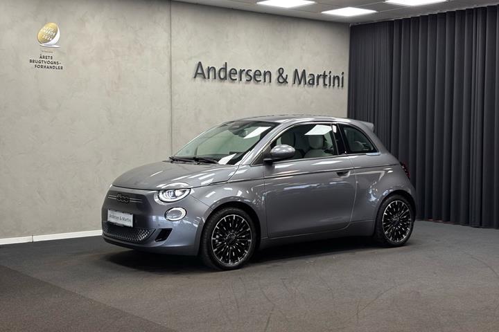 Grå Fiat 500e fra 2024