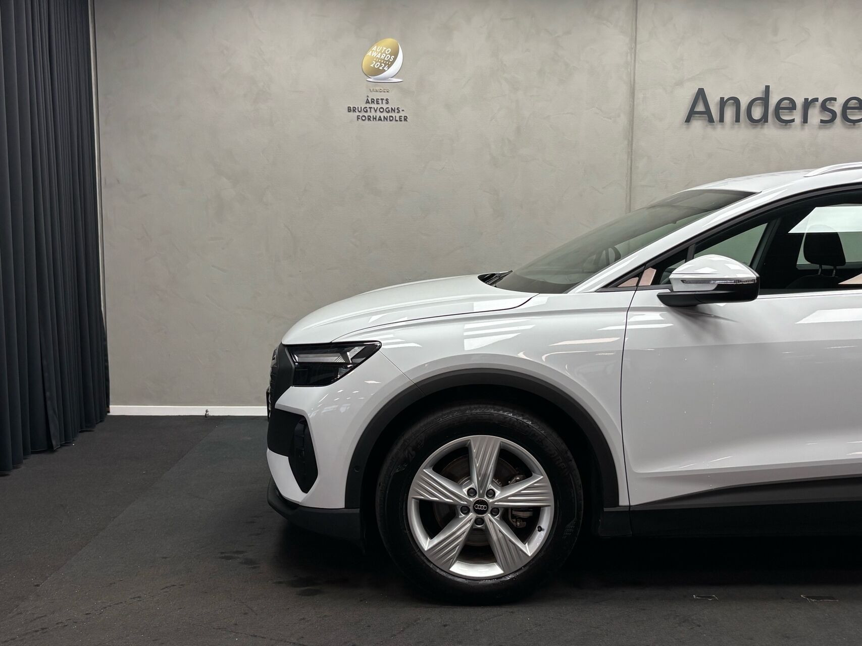 Hvid Audi Q4 fra 2022