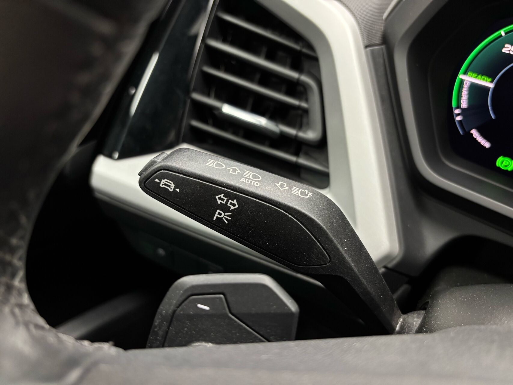 Hvid Audi Q4 fra 2022