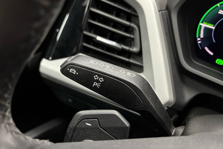 Hvid Audi Q4 fra 2022