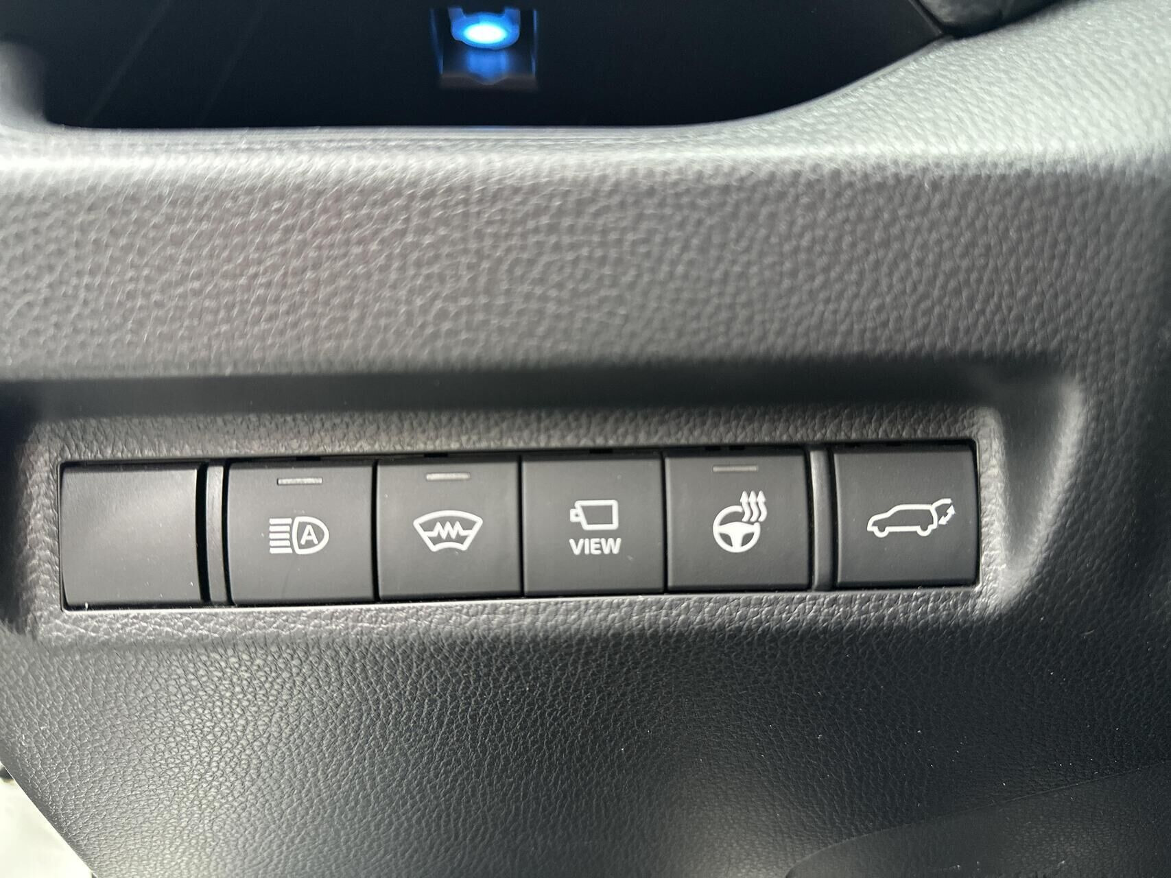 Hvid Toyota RAV4 Plug-in fra 2021