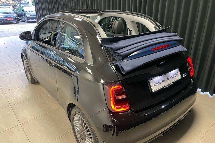 Sort Fiat 500e fra 2023