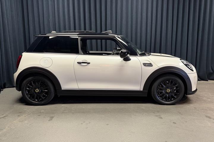 Hvid Mini Cooper fra 2023