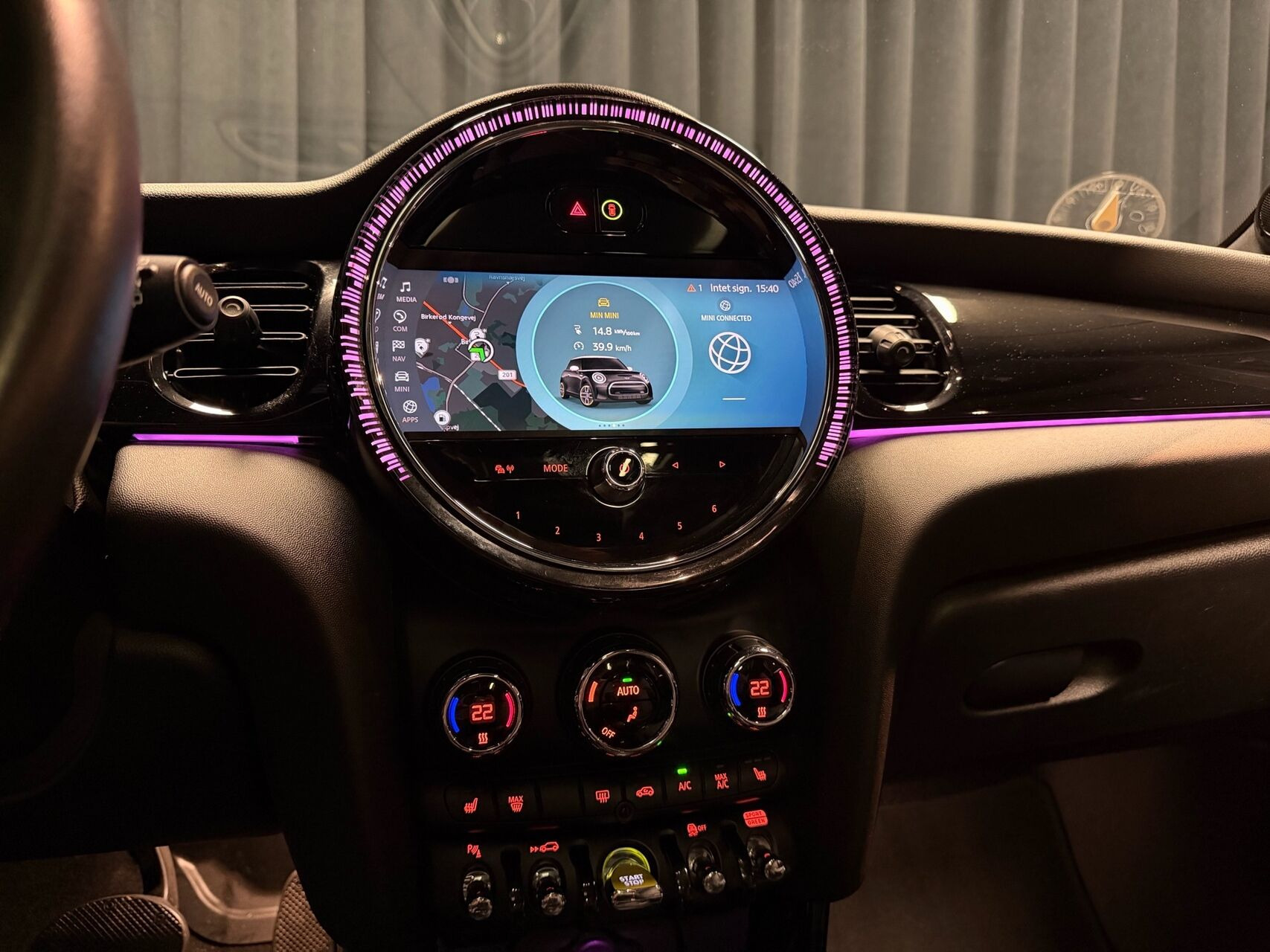 Hvid Mini Cooper fra 2023