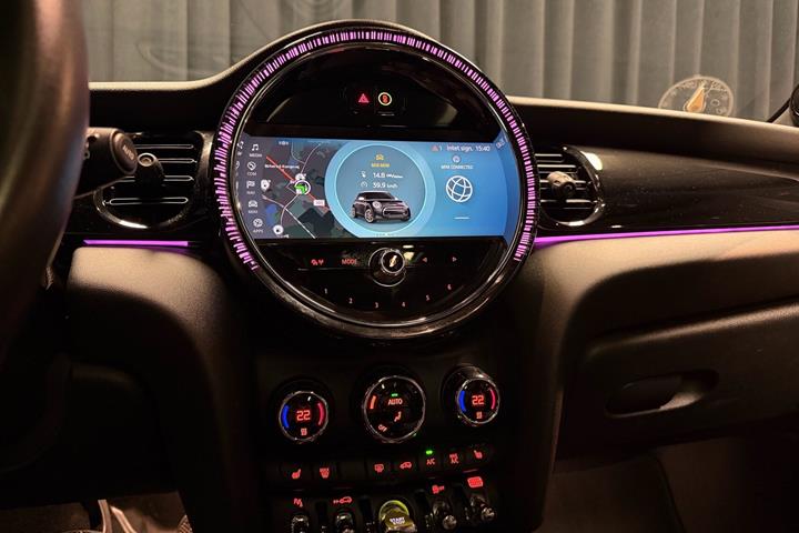 Hvid Mini Cooper fra 2023