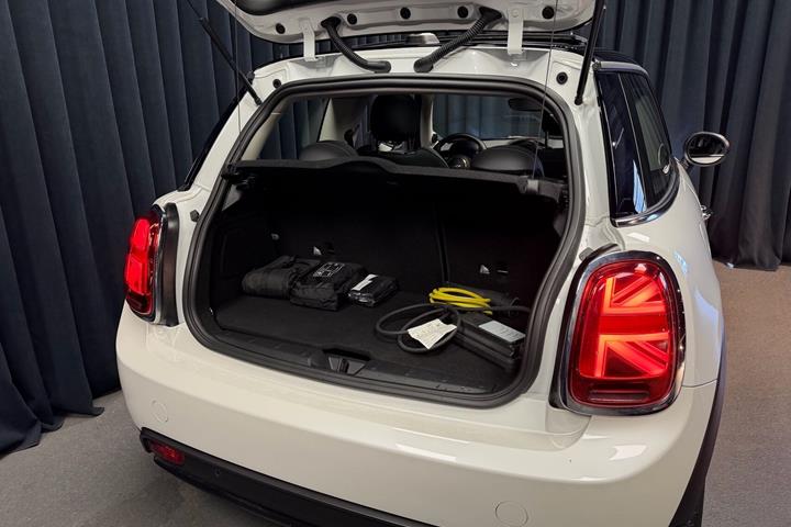 Hvid Mini Cooper fra 2023