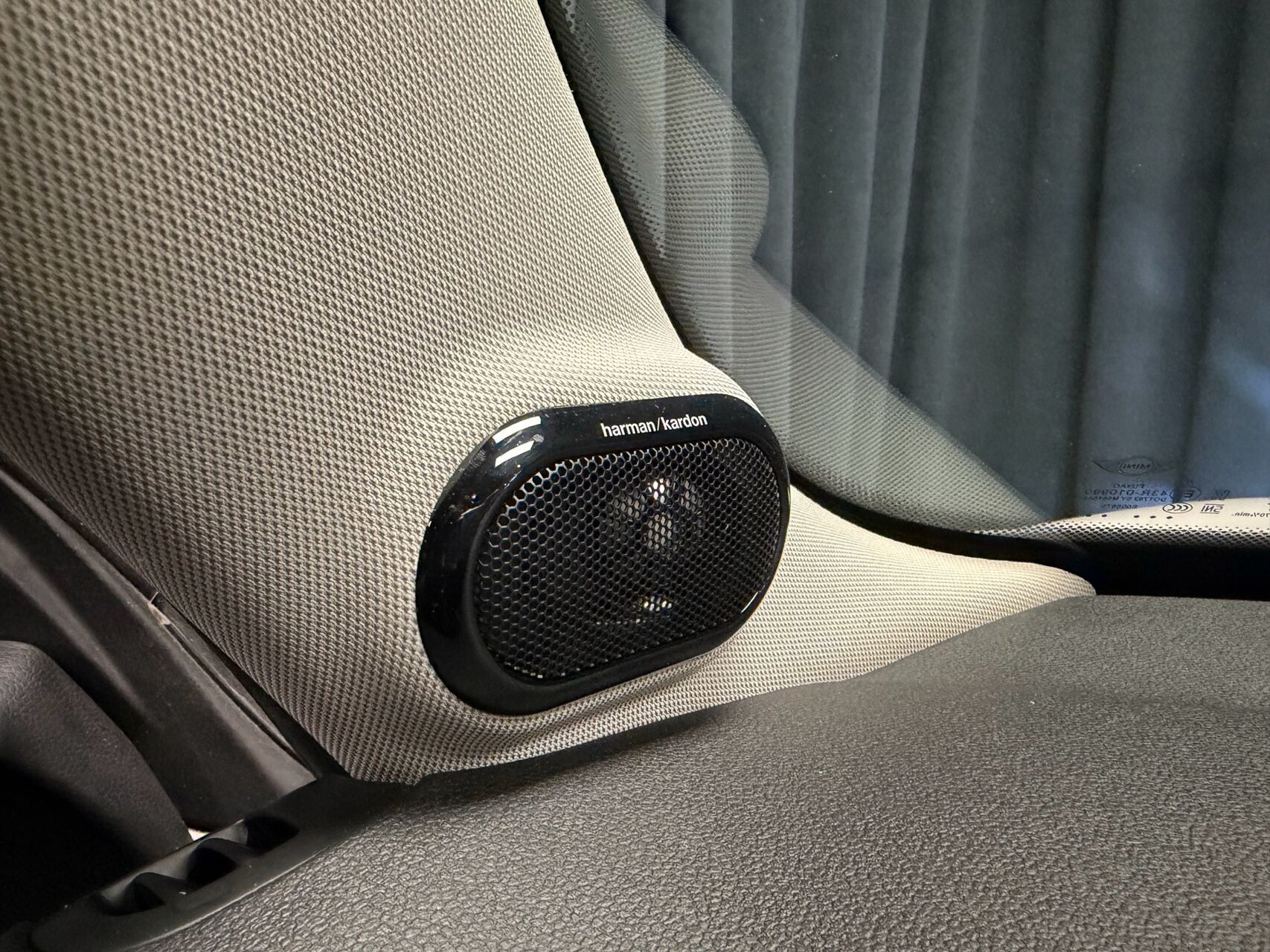 Hvid Mini Cooper fra 2023