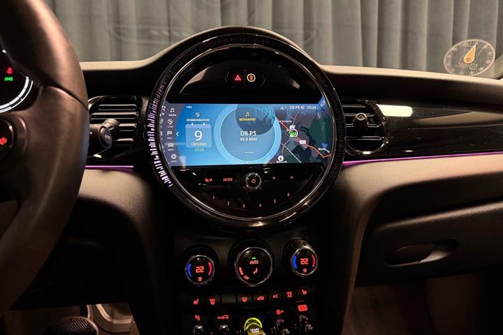 Hvid Mini Cooper fra 2023