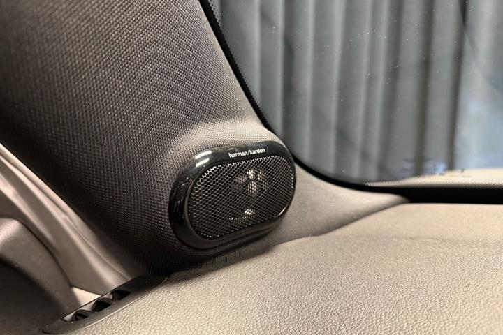 Sølv Mini Cooper fra 2023