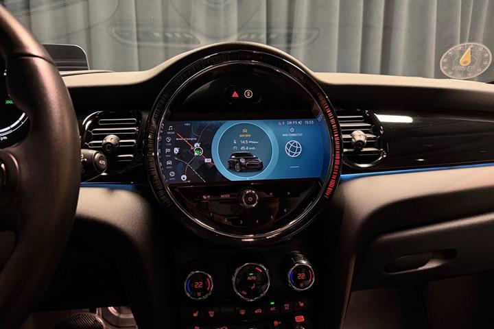Sølv Mini Cooper fra 2023