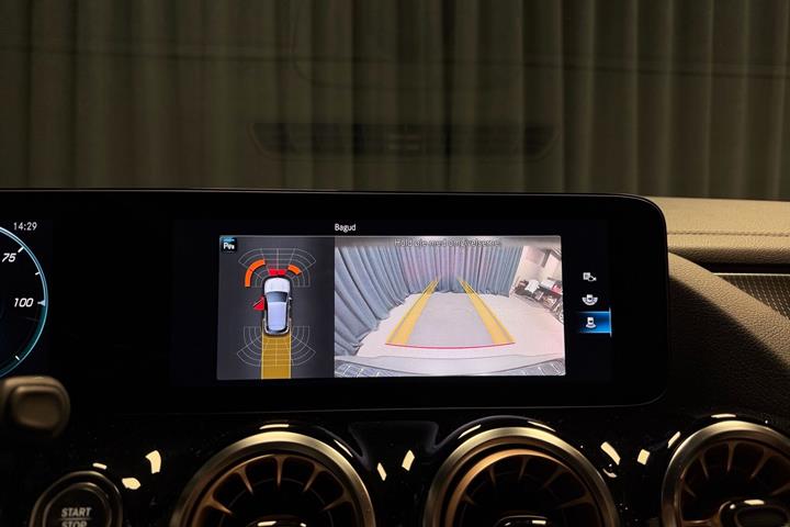 Sort Mercedes EQA250+ fra 2022