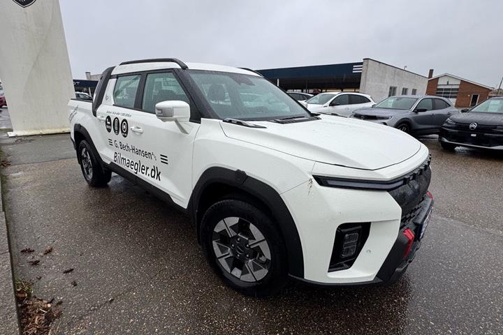 Hvid KGM Musso EV fra 2026