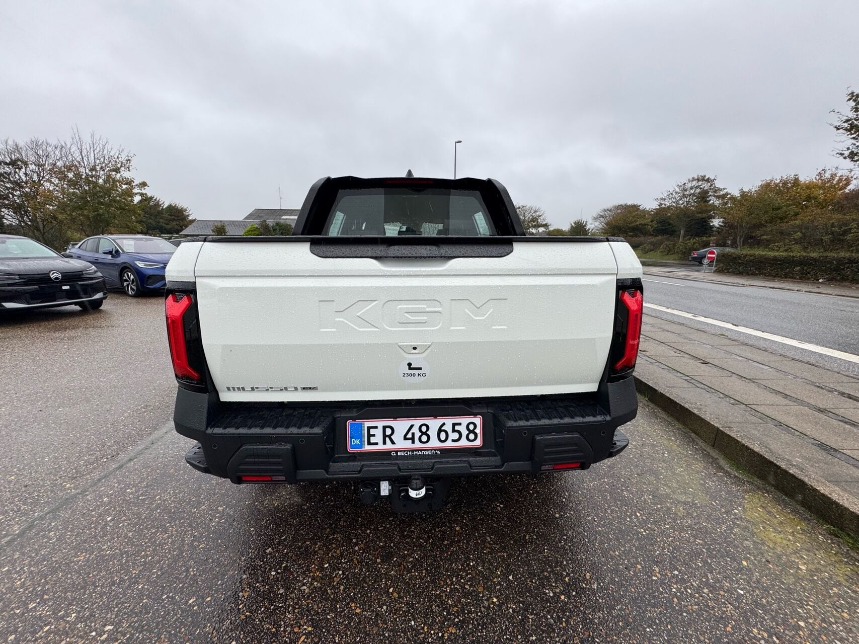 Hvid KGM Musso EV fra 2026