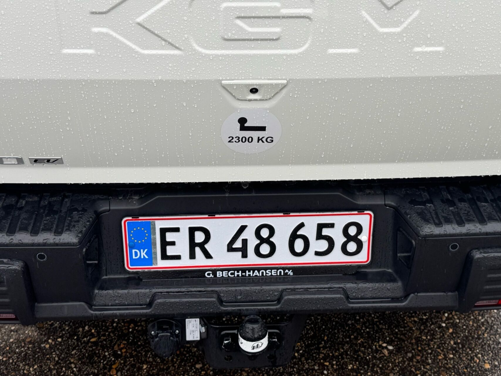 Hvid KGM Musso EV fra 2026