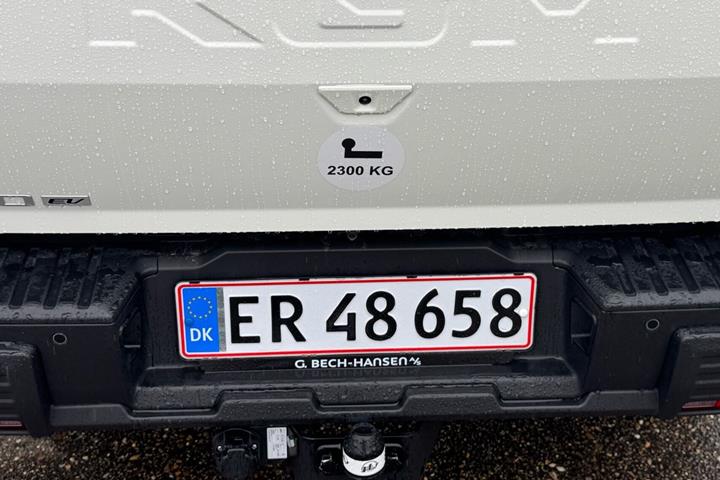 Hvid KGM Musso EV fra 2026
