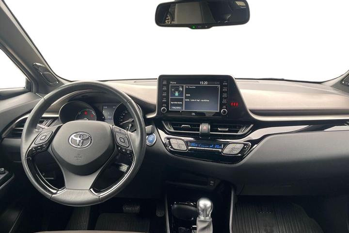 Orange Toyota C-HR fra 2020