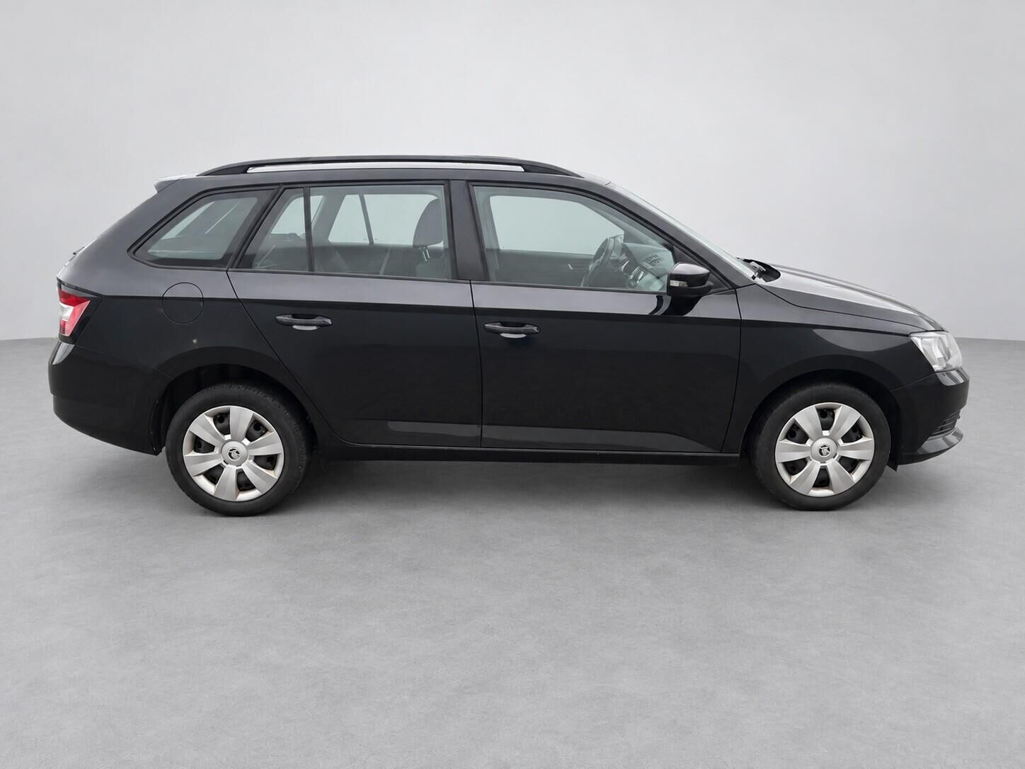 Sort Skoda Fabia fra 2016