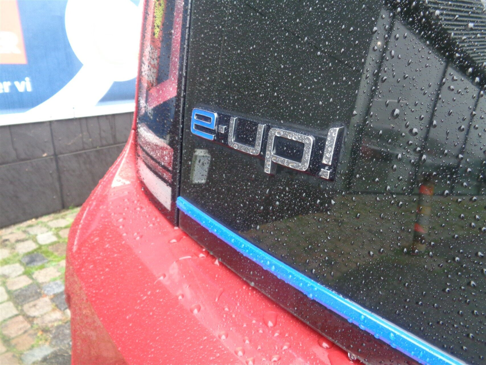 Rød VW E-UP! fra 2023