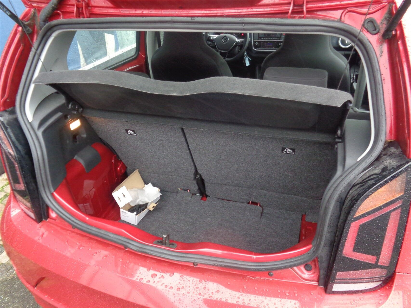 Rød VW E-UP! fra 2023