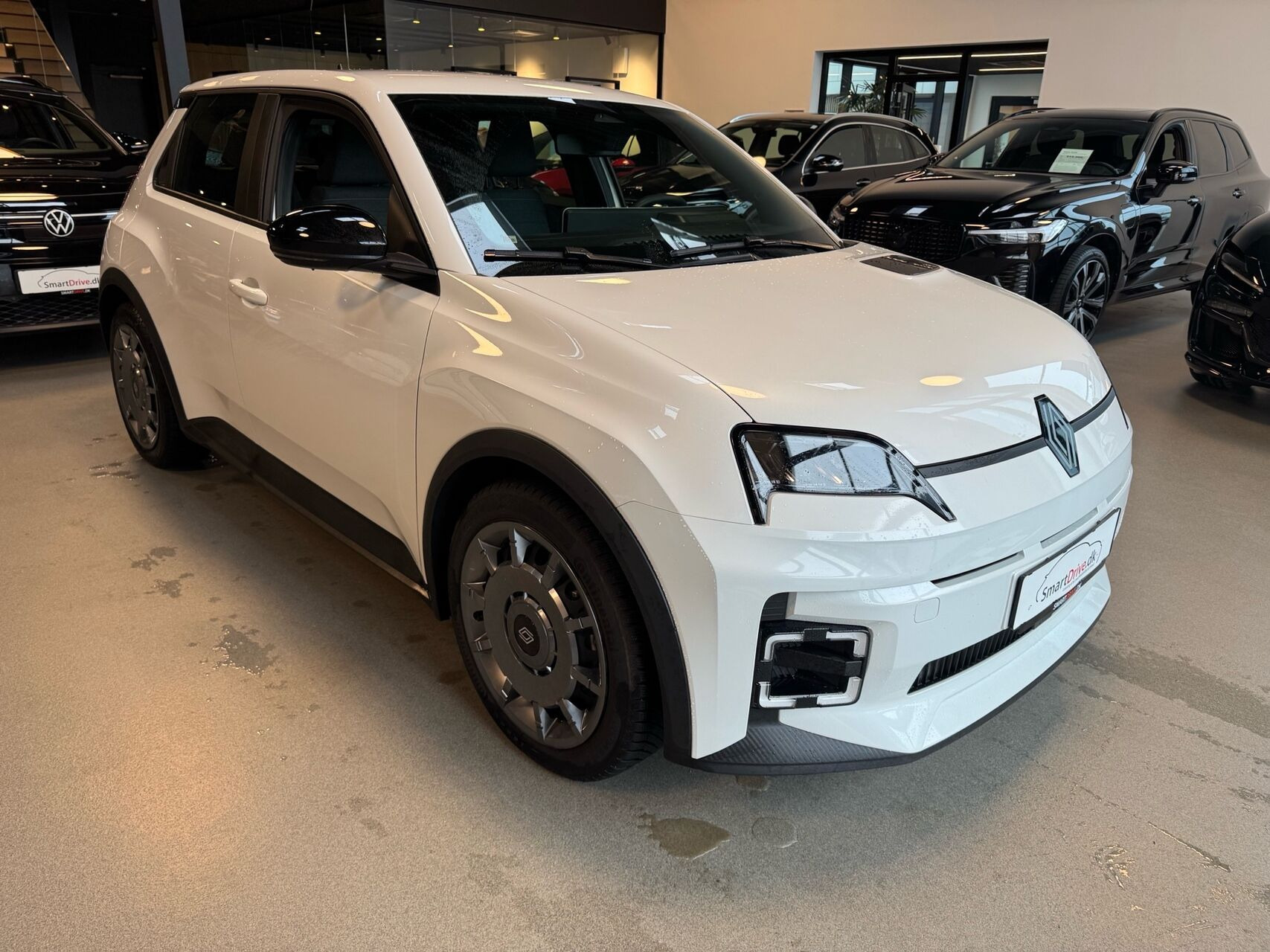 Hvid Renault 5 fra 2025