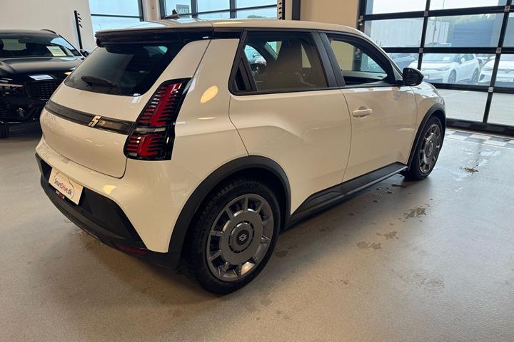 Hvid Renault 5 fra 2025
