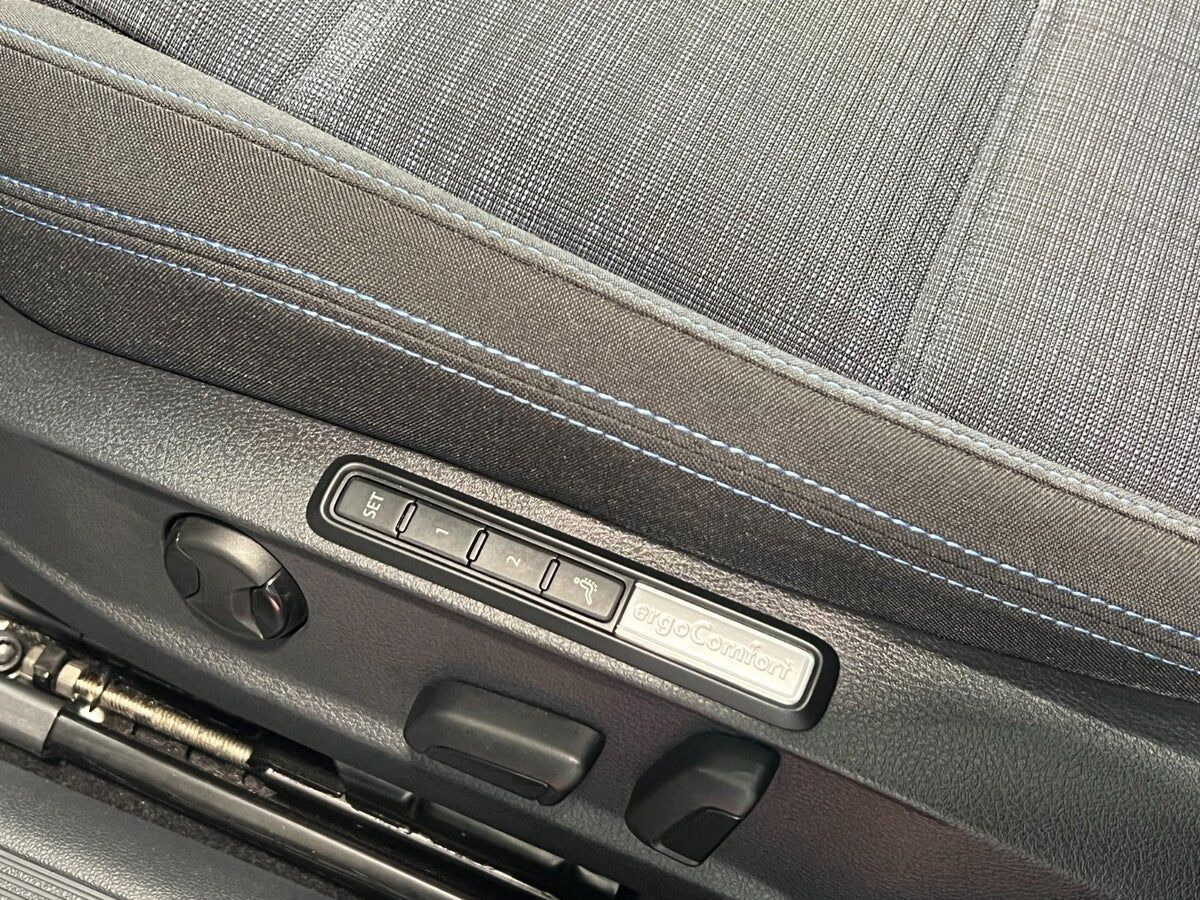 Hvid VW Passat fra 2020