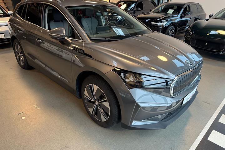 Grå Skoda Enyaq fra 2025