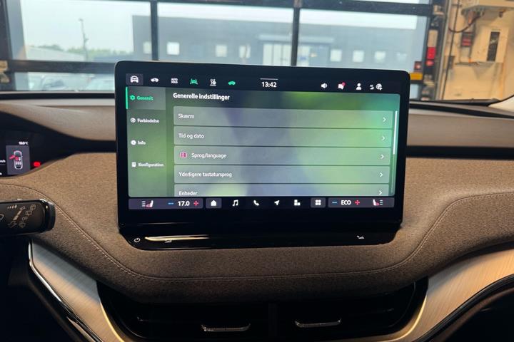 Grå Skoda Enyaq fra 2025