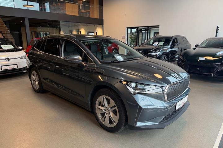 Grå Skoda Enyaq fra 2021
