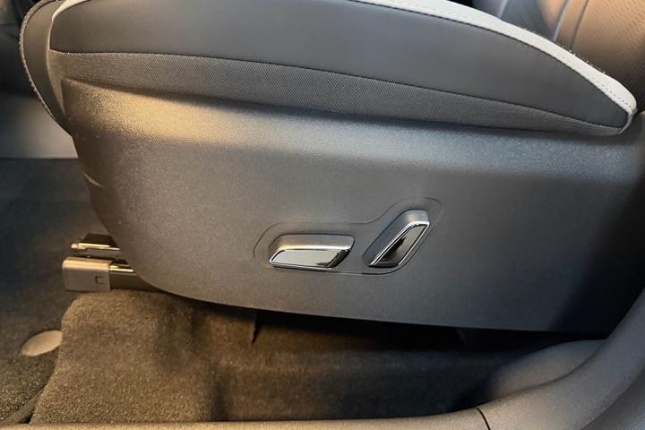 Blå BYD Dolphin Surf fra 2026