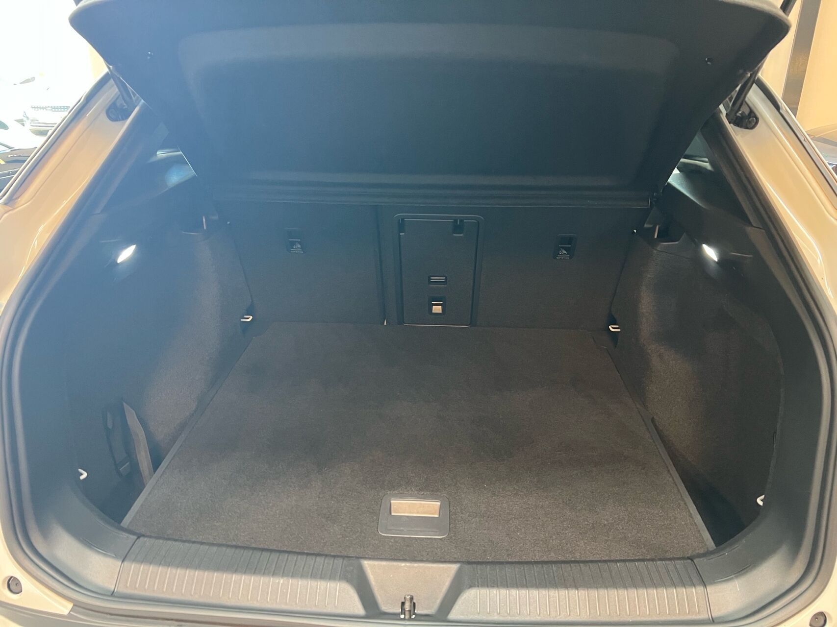 Hvid VW ID.4 fra 2023
