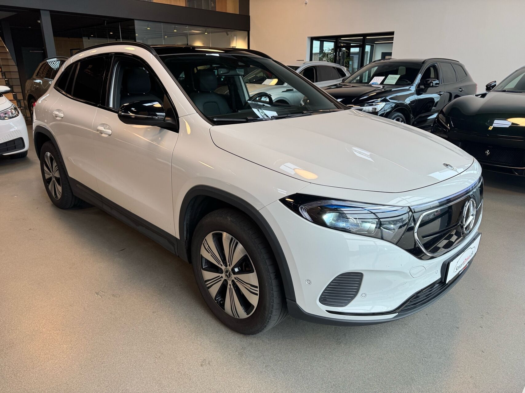 Hvid Mercedes EQA250 fra 2023