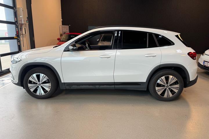Hvid Mercedes EQA250 fra 2023