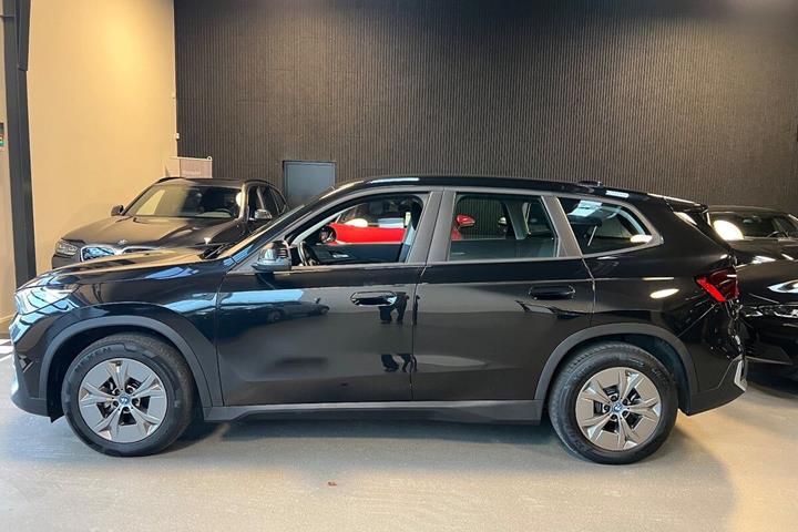 Sort BMW iX1 fra 2023