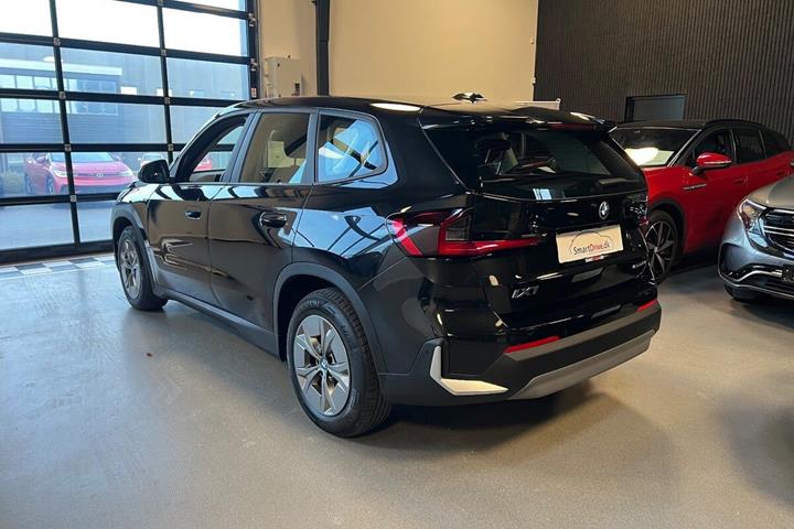 Sort BMW iX1 fra 2023