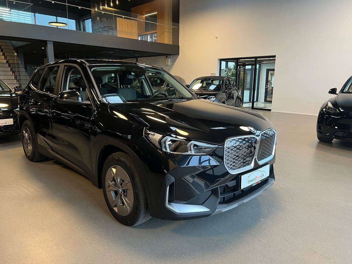 Sort BMW iX1 fra 2023