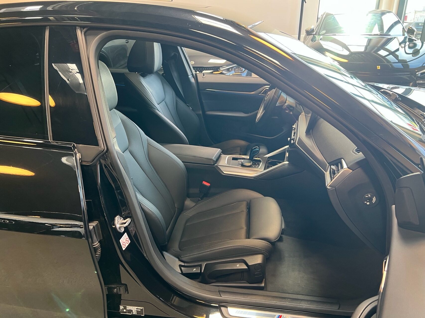Sort BMW i4 fra 2023